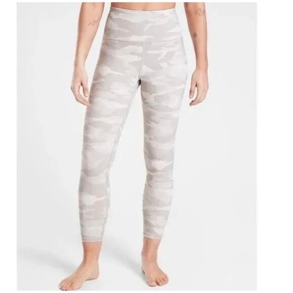 Athleta Women's Camo Elation 7/8 Tight Stretch Activewear Gray Cream Size Small - Picture 1 of 14